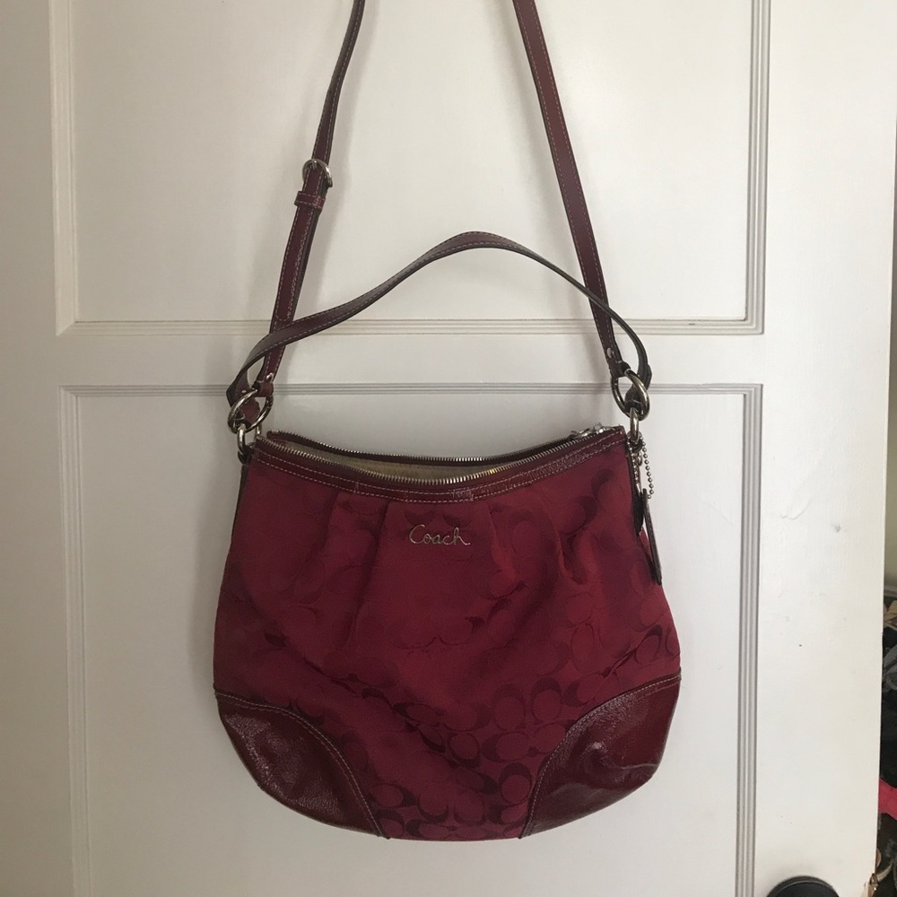 Beautiful Classic Coach Burgundy Shoulder Bag!